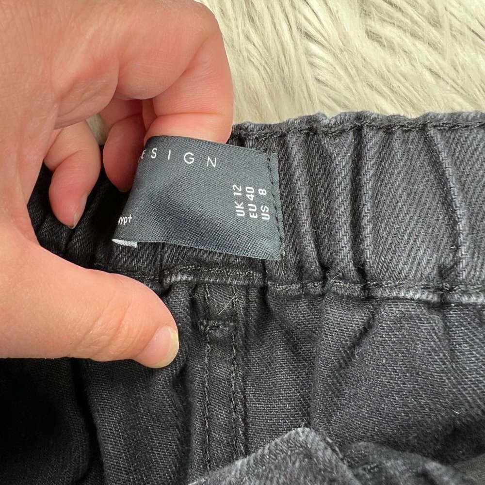 ASOS‎ Designs High Rise Denim Shorts - Picture 3 of 6